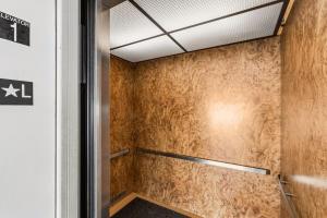 1 Bedroom Condo with Parking, Pool and Hot Tub