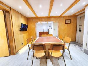 Hongdae 5min,Spacious 4BR 3BA Home