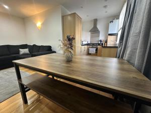 London 2 bedroom Apartment only 10 minutes to very centre of London