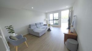 Modern 4 Bedroom House in Box Hill