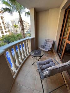 Cascadas, Studio apartment with a pool view