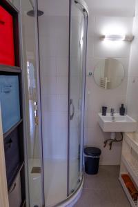 Apartment with pool and balcony