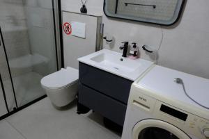 Deluxe Apartment One Bedroom Near Beach