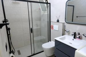 Deluxe Apartment One Bedroom Near Beach