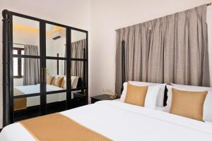 Casa Gulmohar 6BHK by Hottley