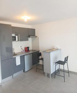 Simple apart with parking and terrace