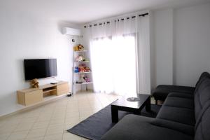 Spacious Apartment Near Beach