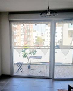 Simple apart with parking and terrace