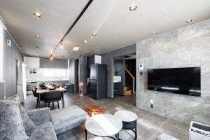 Salt valley 遊びも滞在も本気で楽しむ ダーツ ビリヤード完備のモダン一棟貸し