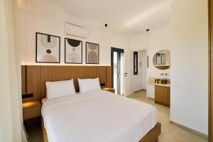 POLYTELIA - Luxury Living