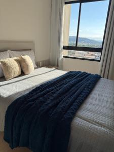 Apartamento em cond. Completo e com vista mar