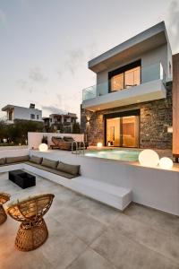 POLYTELIA - Luxury Living