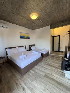 Aloha Villa and Suites