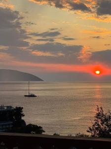 Aloha Villa and Suites