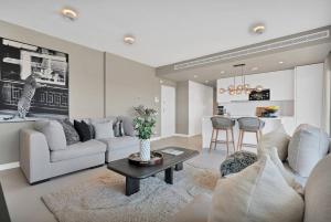 Luxury Golf Penthouse Views, Saunas & Gym