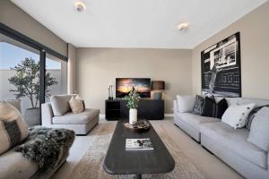 Luxury Golf Penthouse Views, Saunas & Gym
