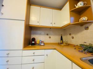 Garden Retreat Cozy Home 15 min Airport
