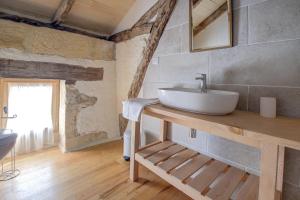 Le Prieuré, Saint-Cyprien, élégance, vue sur vallée et jacuzzi