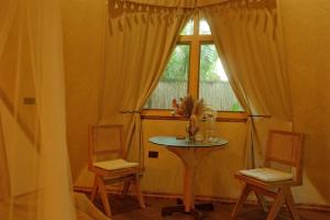 Luxury Star Bath Suite, Cave Pool & Yoga Center