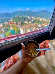 Rahul Residency Homestay- Couple&Family-prime location- Easy access to Mall Rd- WiFi- Smart TV - Kitchen- City view