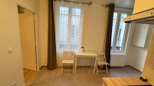 ground floor-apart near the Eiffel Tower