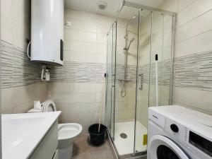 ground floor-apart near the Eiffel Tower