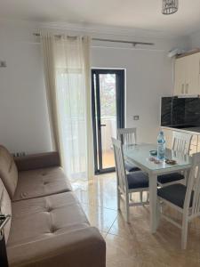 Trojan Apartment Near Ksamil Route