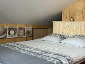 Belle chambre rustique à la campagne, à 8km de Fribourg
