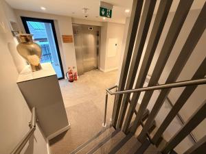 Luxury River View Penthouse Duplex with Rooftop Terrace, Spa & Gym Central Shrewsbury