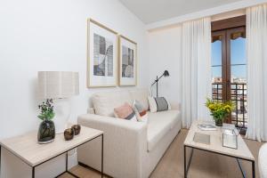 Rosaleda II & private terrace by ELE Apartments