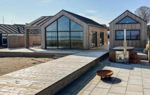 4 Bedroom Amazing Home In Fredericia
