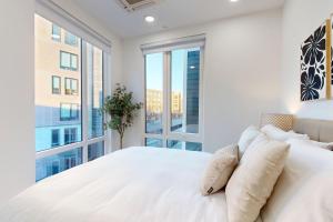 Luxury 2-bed at The Vera Rooftop Deck, Near MBTA