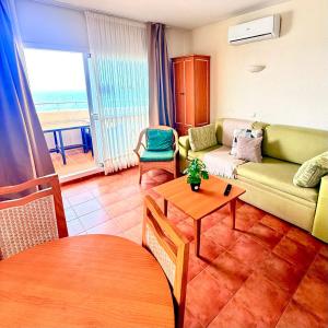 Benalbeach Apartment with Magnificent Sea View