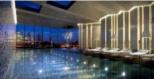 A Spectacular 36th Floor London Four Bedroom Apartment