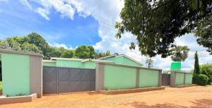 Wamz Apartments And Tours B