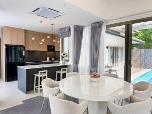 Luxury 3BR Pool Villa Private Pool Quiet Area