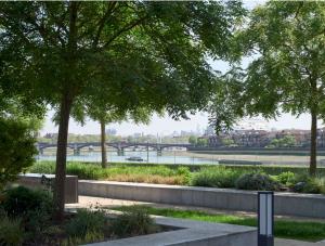 Impressive 3 Bedroom 8th floor Premium London Apartment