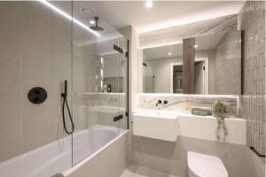 47th Floor Chelsea Waterfront Exclusive Three Bedroom Apartment