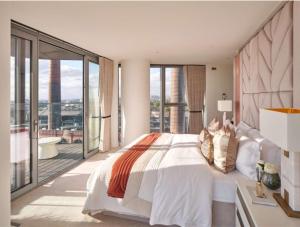 47th Floor Chelsea Waterfront Exclusive Three Bedroom Apartment