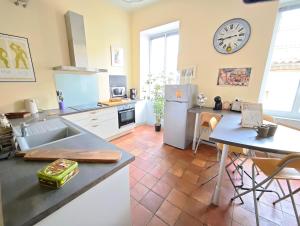 Le Cocon Des Arcades - Central, charmant balcon -