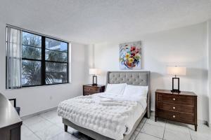 Cozy 1BR Near Hard Rock Stadium - 214