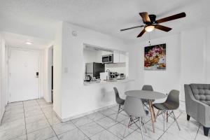 Cozy 1BR Near Hard Rock Stadium - 214