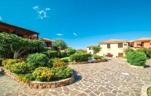 Apartment 6 beds with fenced garden in Marinella just 250 mt from the sea