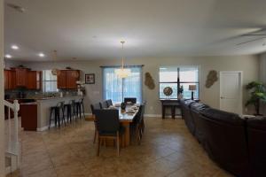 Resort-Style Villa with Pool and Pickleball Perfect for Families