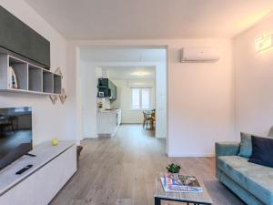 Apartment Piazzetta by Interhome