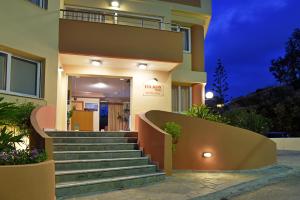 Iolkos Hotel Apartments Chania Greece