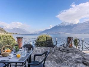 Apartment La Terrazza sul Lago by Interhome