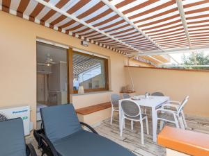 Apartment Rosa di sera by Interhome