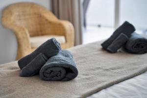 Large terrace, great views, close to everything!