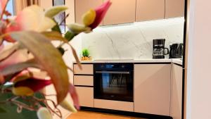 One Lake Club Apartments - Exclusive 1BRs in North Bucharest